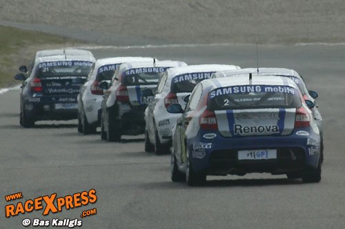 Close Racing in BMW 130i Cup